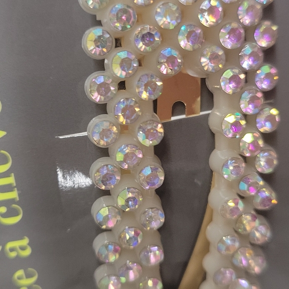 Soo pretty and sparkly snap barrette - Picture 3 of 3